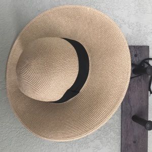 Solar Escape floppy sun hat